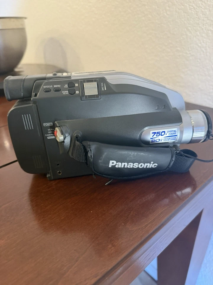 PANASONIC PhotoShot Digital PalmCorder PV-L453D VHS-C Needs New Battery WORKS - Image 3 of 4
