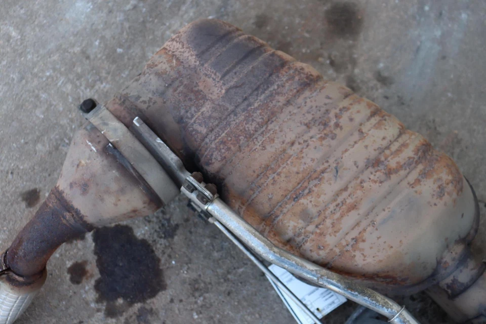 Conjunto de tubo de escape silenciador escape trasero Porsche Boxster 2005-2006 con soporte OEM Foto 4 de 4