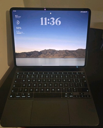 Ipad Pro 13 inch M4 1TB WiFi + Cellular, Nano Texture Glass with Magic Keyboard