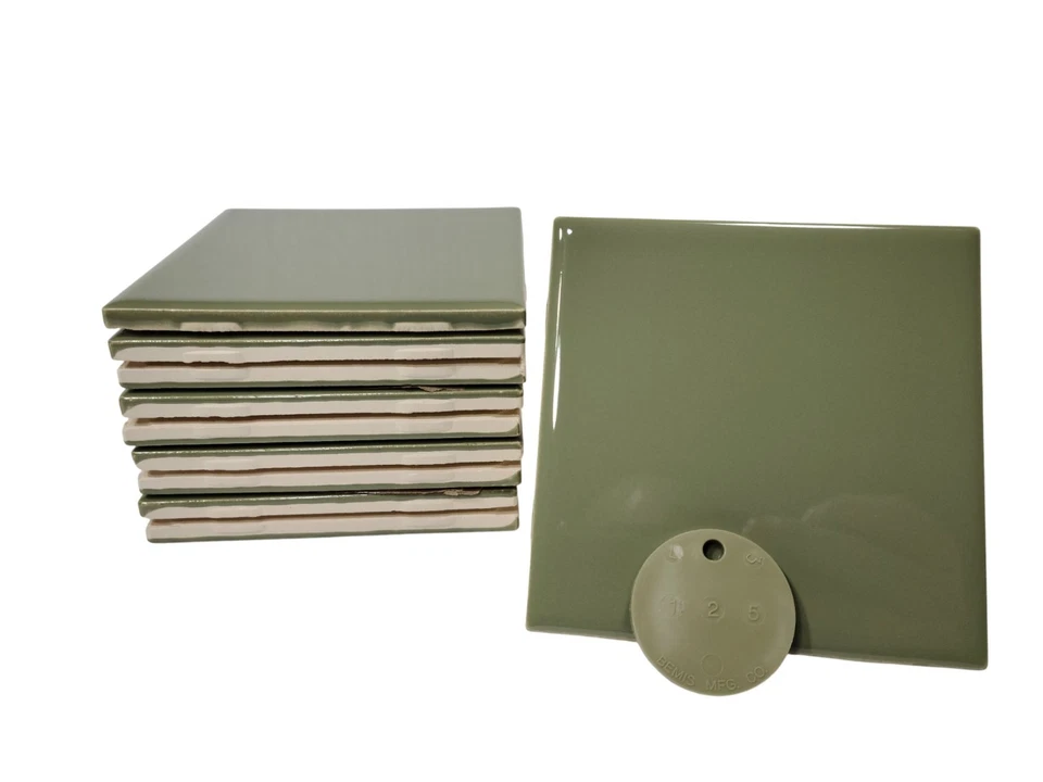 Salpicadero de ducha de baldosas de cerámica verde aguacate 4,25 pulgadas metro mediados de siglo moderno Foto 4 de 4