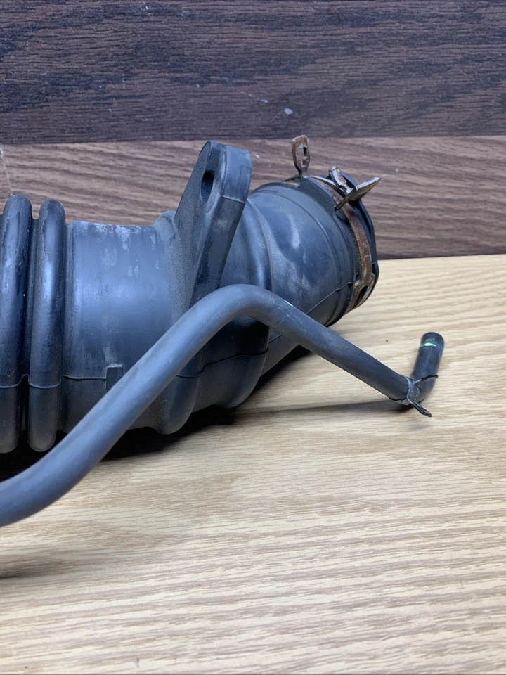 Manguera de tubo de admisión de aire Toyota RAV4 2006-2008 2,4 L 17881-28260 OEM Foto 2 de 4