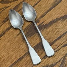Oneida Deluxe INDEPENDENCE Stainless 2 Fruit Grapefruit Spoons 6” Flatware