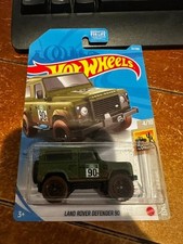 2021 Hot Wheels Baja Blazers Land Rover Defender 90 #32 Green