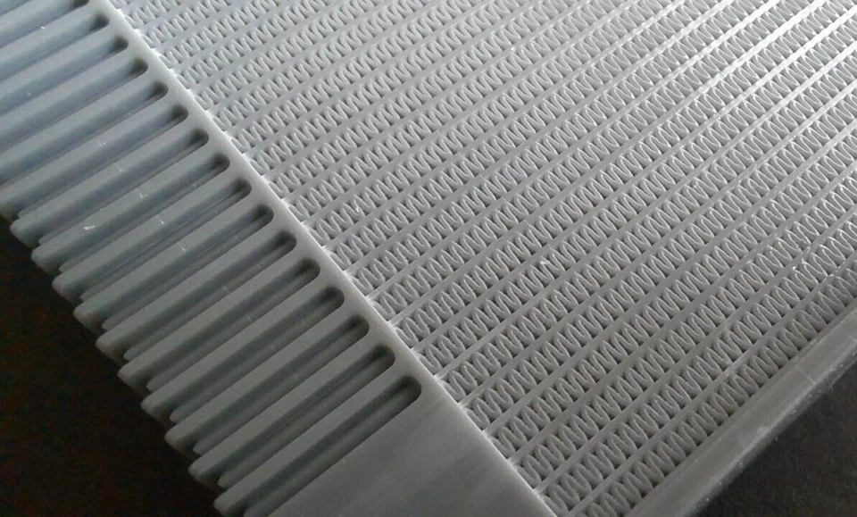 1/8 REVELL - JAGUAR E-TYPE XK-E - Radiator Cooling Fan Header Tank Upgrade - Image 3 of 4