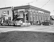 1936 Hix Cafe, Milford, Iowa Vintage Old Photo 8.5" x 11" Reprint
