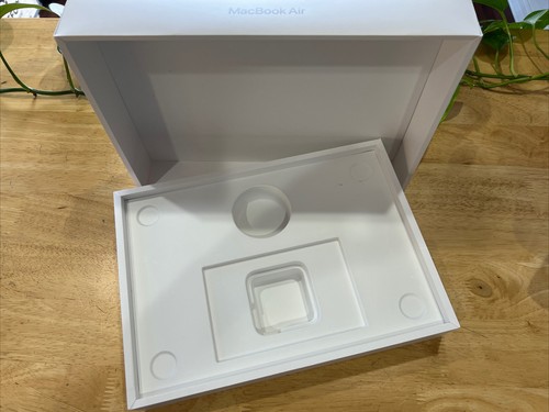 Empty box ONLY - Apple 13.6" M2 MacBook Air Space Gray A2681 256GB SSD 8GB RAM - Picture 3 of 5
