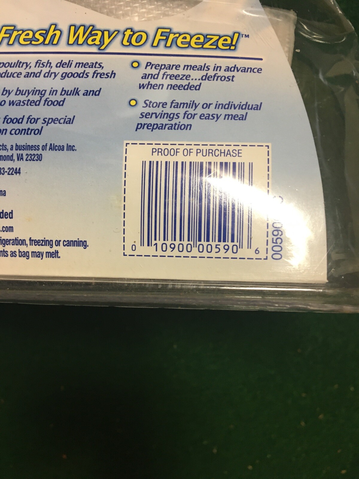 New Reynolds HandiVac Vacuum Sealer Starter Kit w/ Batteries & Freezer