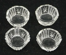 SET OF 4 VINTAGE CUT GLASS ROUND OPEN SALT CELLARS, DIPS, ZIPPER & STAR SIDES