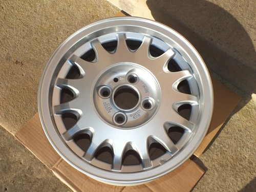 New Stunning Genuine Original Saab 900 9000 15" Soft Spoke Alloy Wheel - Picture 7 of 12