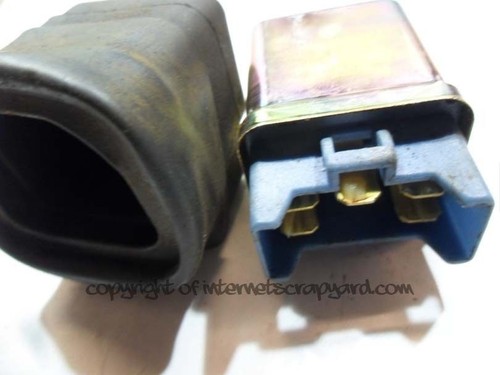 Honda Prelude MK5 2.2 VTEC 96-01 H22A5 metal body rubber cover relay 12v 826 - Picture 2 of 3