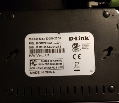 D-Link  DGS (DGS2205) 5-Ports External Switch