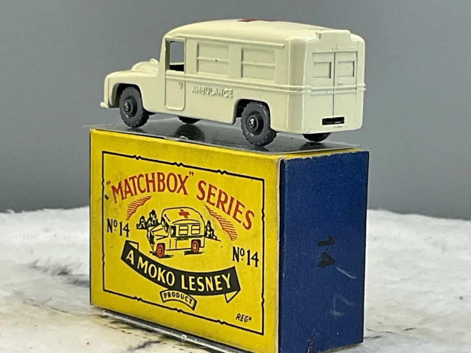 Matchbox Lesney #14B Daimler Ambulance 1958,G.P.W,N,Mint in B box all Orig,N.O.S - Image 2 of 4