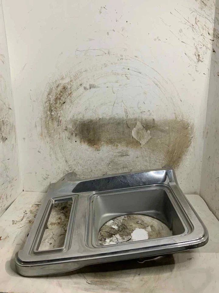 1979-1980 Chevrolet 10 Series Pickup porta farol 14021237 mão esquerda metal 841 - Imagem 4 de 4