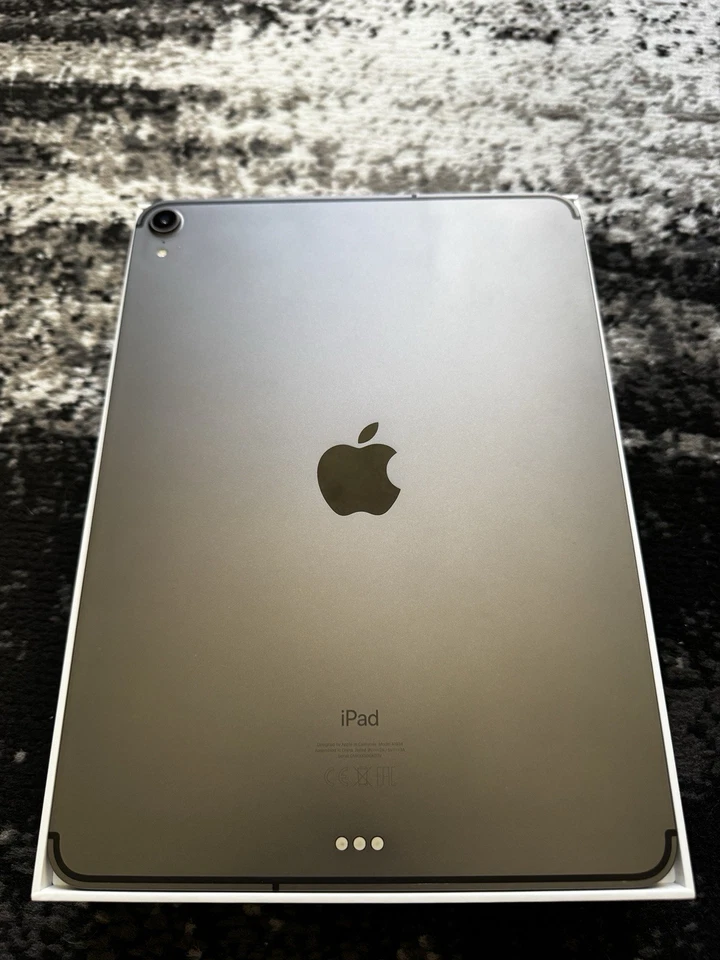 Apple iPad Pro 1. Gen 64GB, Wi-Fi + 4G (Ohne Simlock), 11 Zoll - Space Grau - Bild 3 von 4
