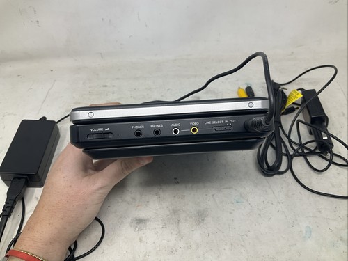 Sony DVP-FX810 Portable DVD Player 8” w/car AC & AC Adapter Plus AV Cords Works - Picture 9 of 14
