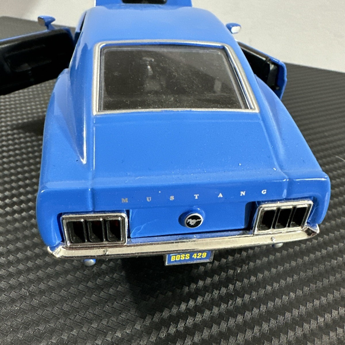1/24 フォード MUSTANG BOSS 429 1970 Amazon.com: Big Time Muscle 1:24 1970 Ford Mustang Boss 429