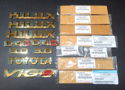 2 X HILUX 2 X D4D 2 X 3.0 LOGO EMBLEMI DISTINTIVI ADATTI TOYOTA - Foto 6