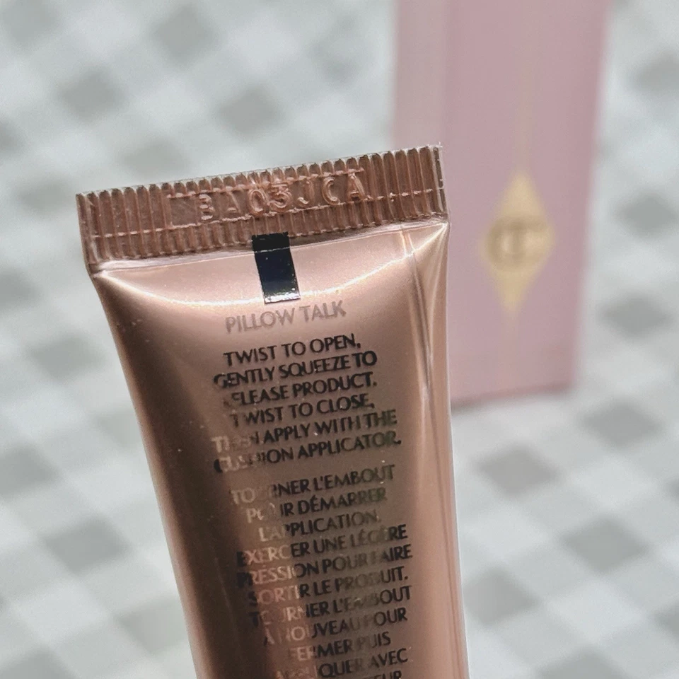 Charlotte Tilbury PILLOW TALK Beauty Light Wand Highlighter ••NEW IN BOX••🎁 - Image 4 of 4