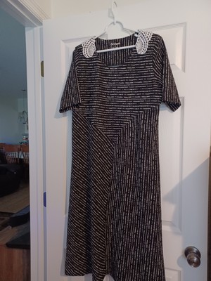 Serengeti Dress Size L Black Stripes Going In Different Direction Shift Pullover