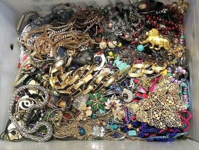 20 BIG POUNDS Jewelry Lot VTG Mod Junk Craft Good Wear Resell MIXED In  TANGLED