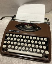 OLIVETTI LETTERA 82 Macchina da scrivere portatile - VIINTAGE ANNI  80 !