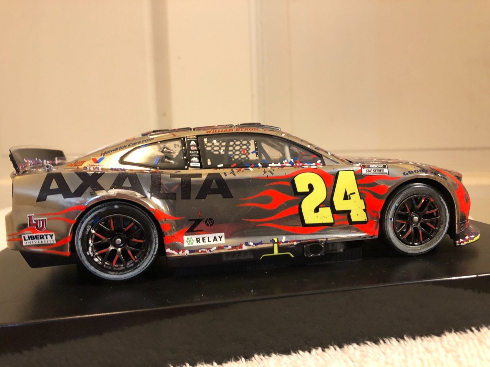 Picture 4 of 24