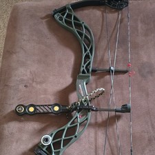 Bowtech Carbon Zion Carbon Fiber Compound Bow 70lbs Green Black