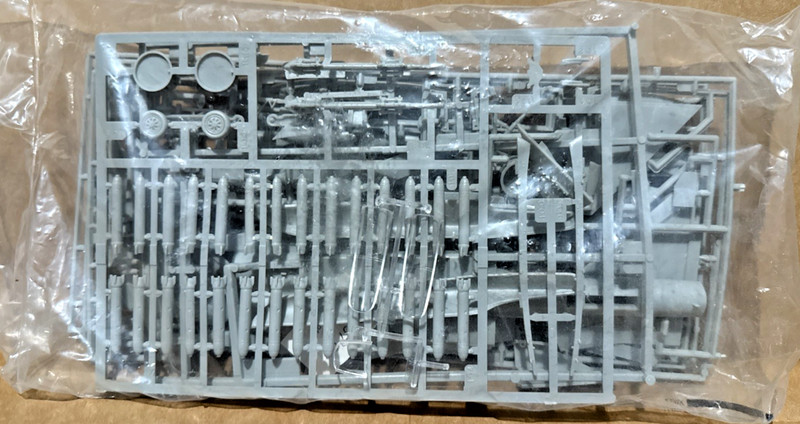 Airfix Smithsonian 1/72 F-15E Strike Eagle -- No Box