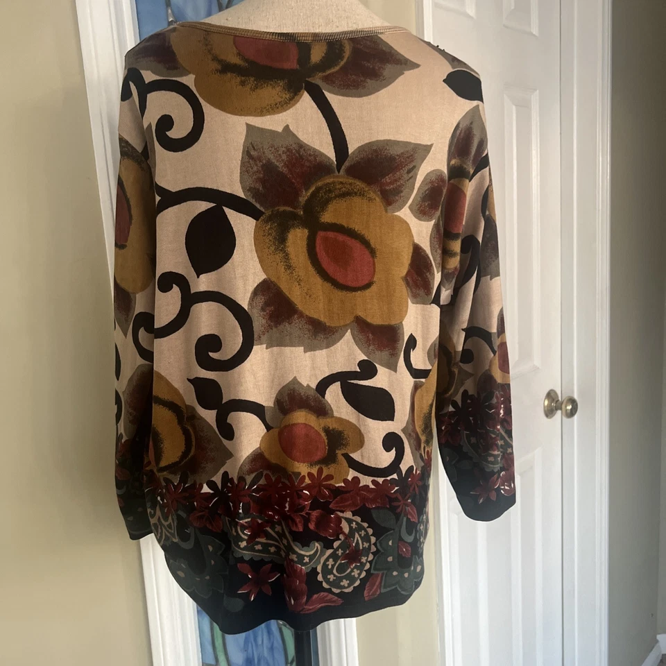 Top floral para mujer Monroe & Main 1X Foto 4 de 4