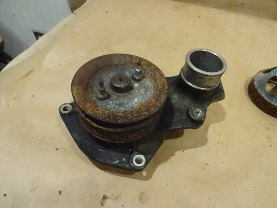 Lamborghini Diablo - Bomba de agua - P/N 0017001862 Foto 3 de 4