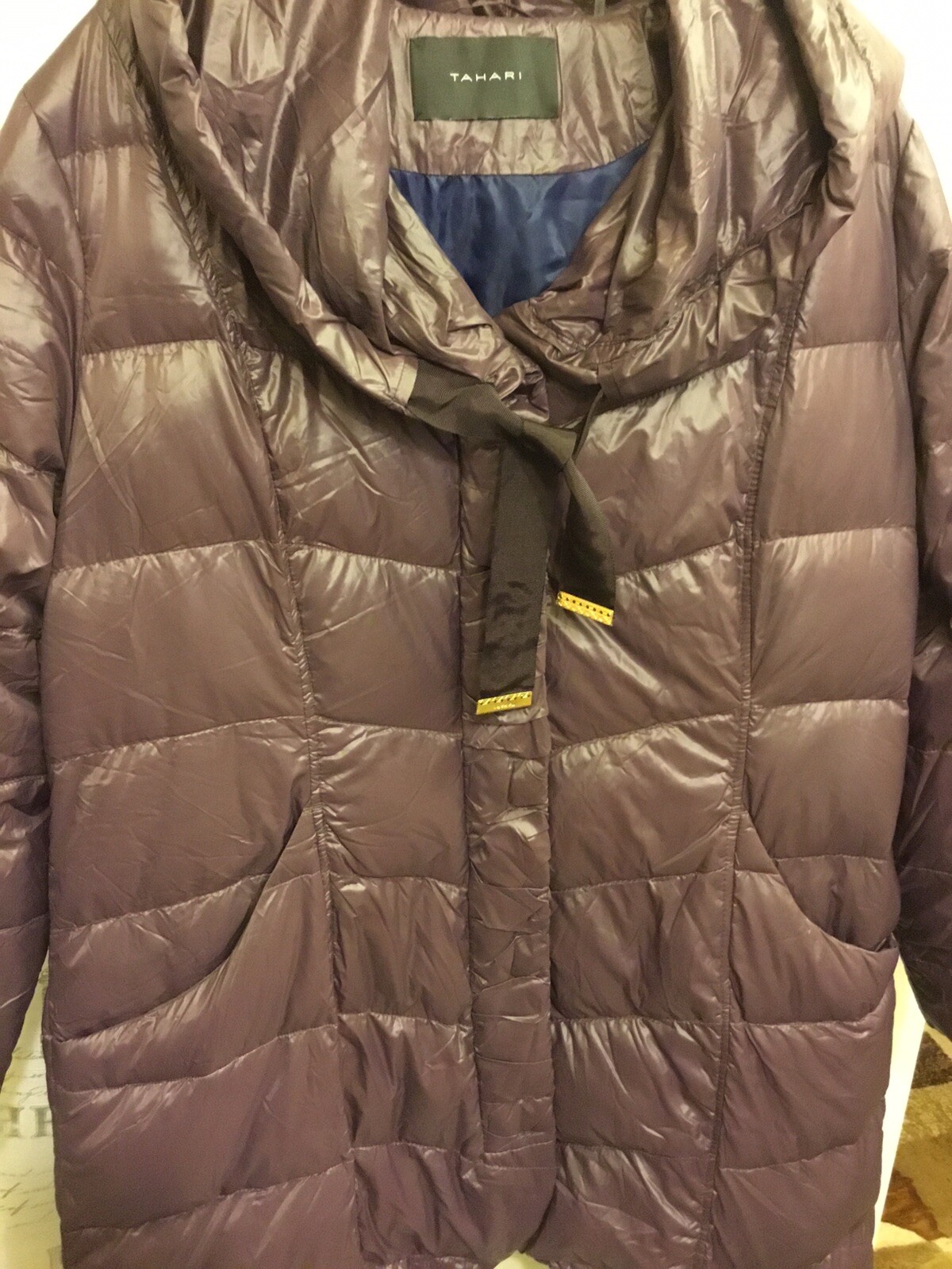 T TAHARI PUFFER COAT w/ HOOD DOWN 