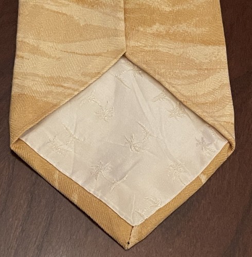 Tommy Bahama Gold Blue 100% Silk Men’s Neck Tie Made In Usa - Picture 2 of 9