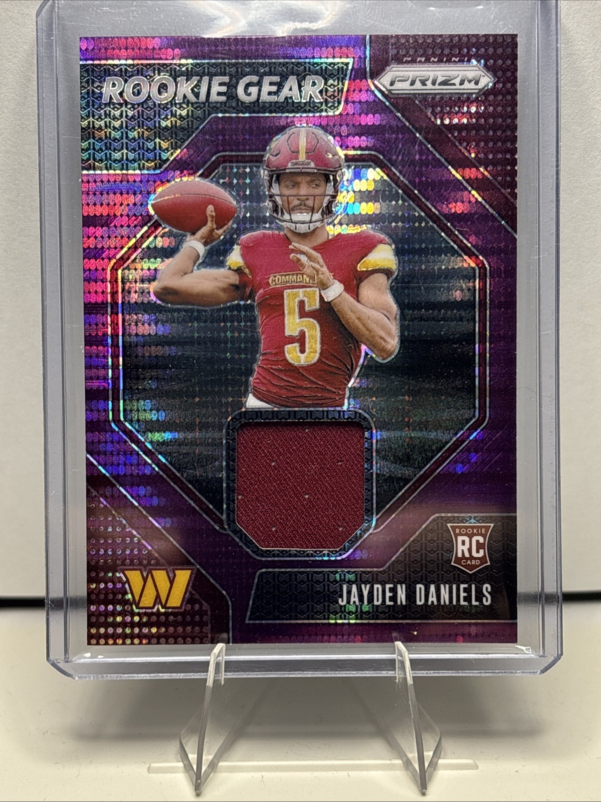 2024 Prizm - Rookie Gear Jayden Daniels #RG-JDS Purple Pulsar Prizm (MEM, RC)