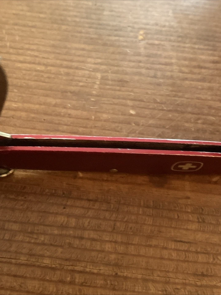 Navaja suiza Patriot vintage Wenger Delemont 85 mm roja alox rara coleccionable Foto 3 de 4