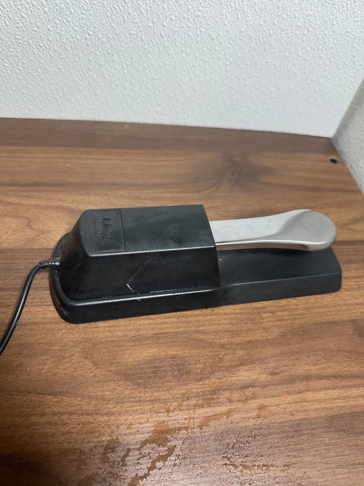 Pedal Mugig Piano Sustain - Interruptor de pie de teclado universal con conector de 1/4" Foto 2 de 4