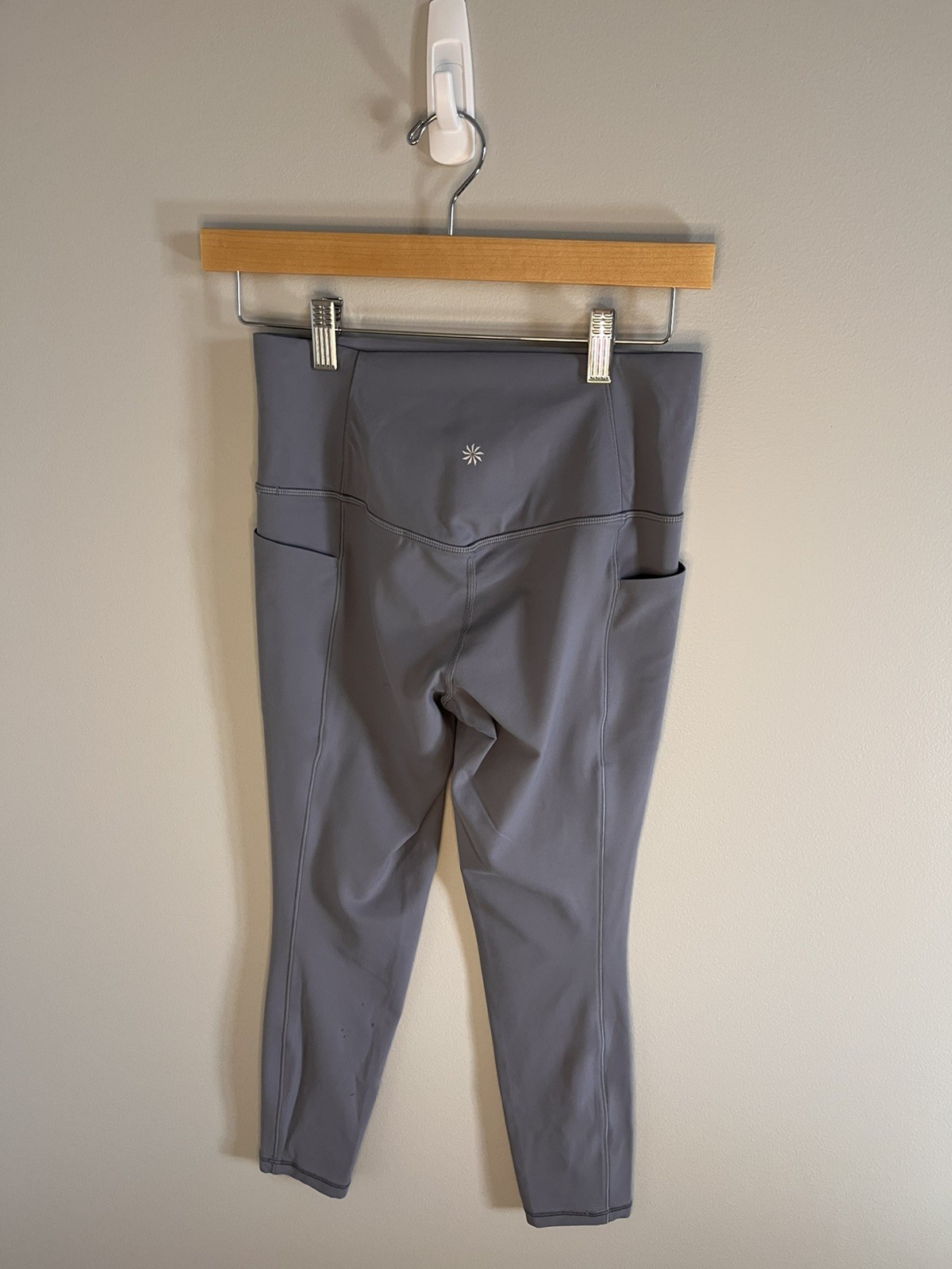Athleta Salutation Stash Pocket II 7/8 Leggings Small Heather Grey 531321