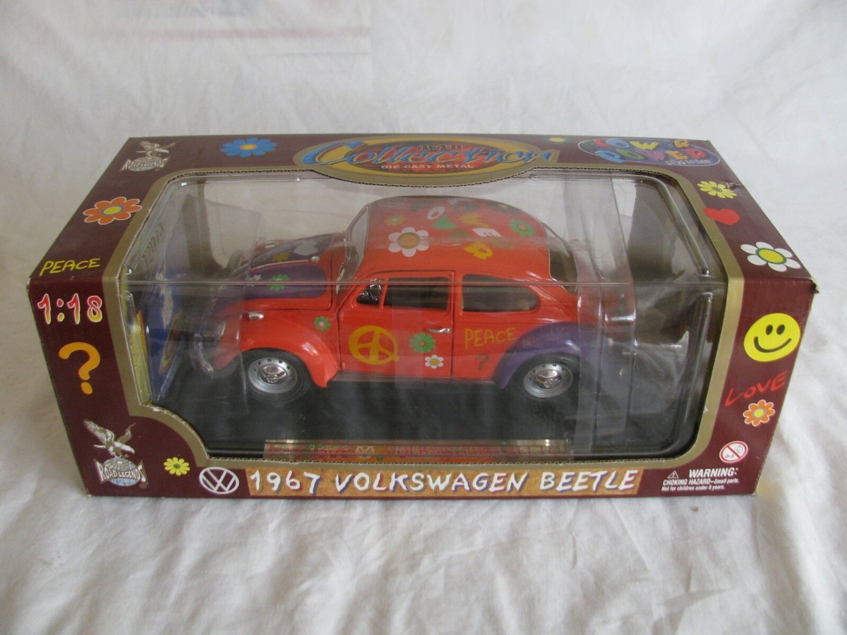 Road Legends 1/18 Die-Cast 1967 Volkswagen Beetle Flower Power
