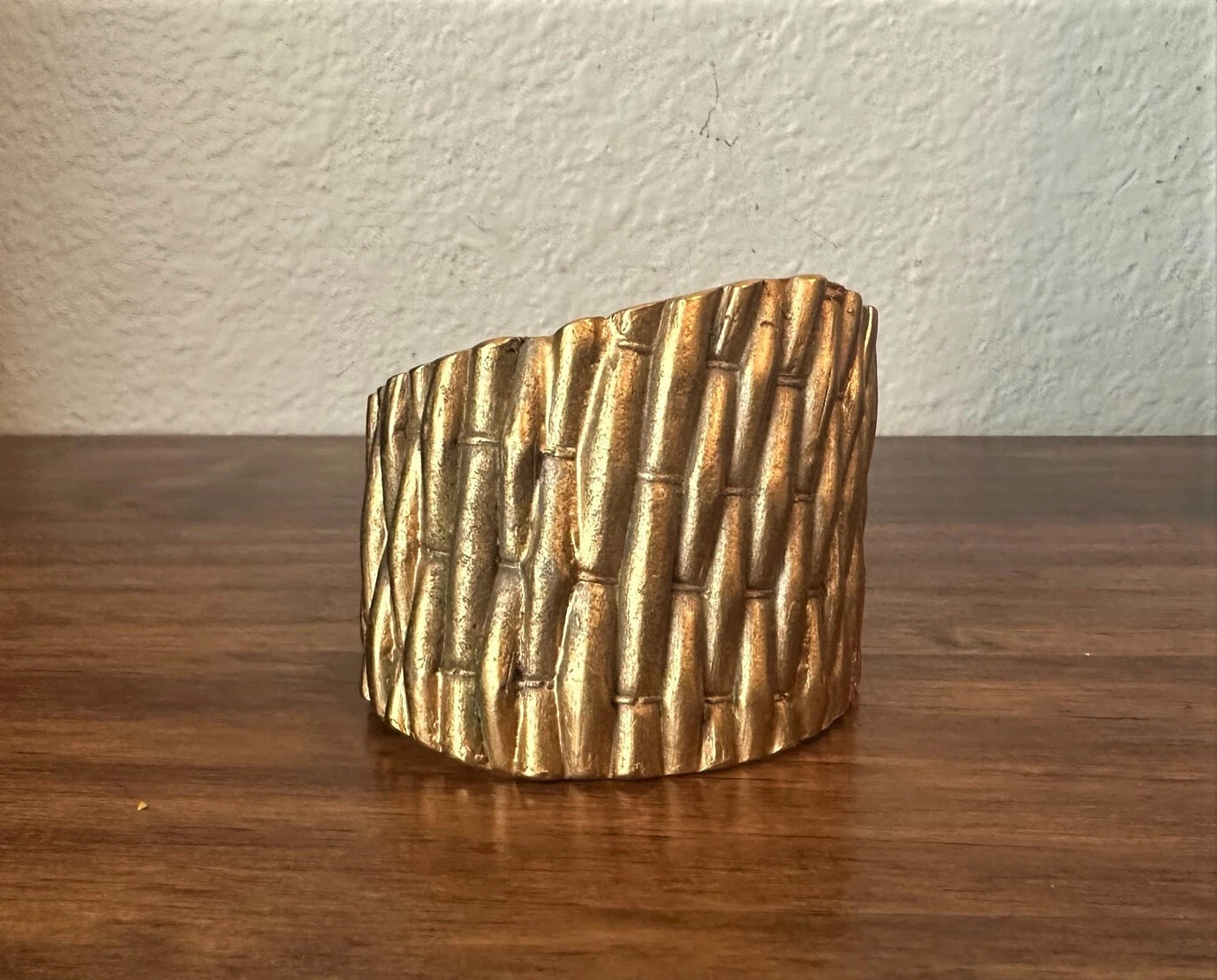 SAINT LAURENT (YSL) Bracciale YVES SAINT LAURENT Vintage YSL Rive Gauche Oro Texturizzato Francia