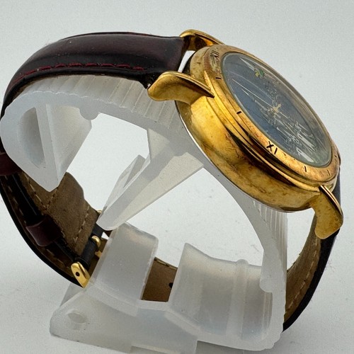 VTG Disney Quartz Watch Unisex Gold Tone Luminous Castle Dial Leather New Batter - Imagen 3 de 6