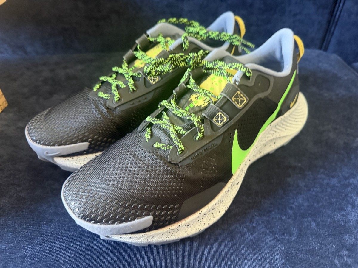 Size 11.5 - Nike Pegasus Trail 3 Black Green Strike for sale  display picture 2