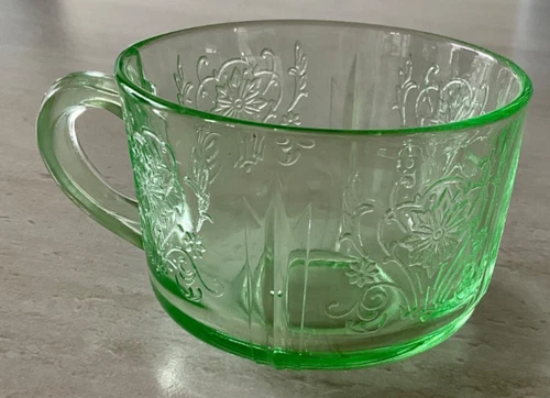 U.S. Glass Primo Yellow Green Uranium Depression Glass Cup 1930-35 Paneled Aster
