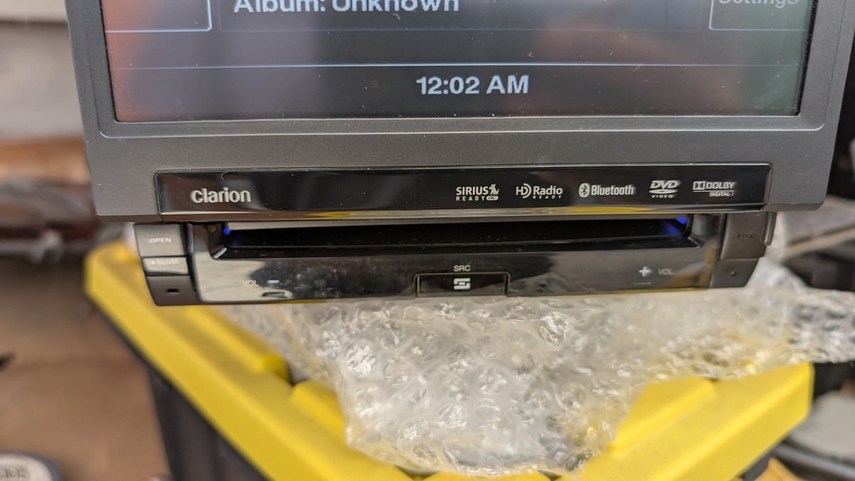 Clarion VZ401 CD/DVD in-dash receiver Head Unit Car/Auto w Wiring