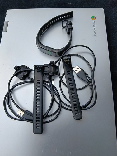 Huawei Band 3 Pro  Schwartz + Zubehör, neue Armbänder & 2 Ladekabel – Ersatzteil
