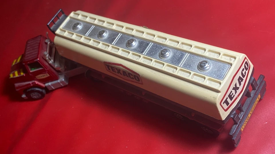 MATCHBOX LESNEY SuperKings Modellino K-16/18 FORD ARTICULATED TANKER TEXACO 1973 - Immagine 3 di 4