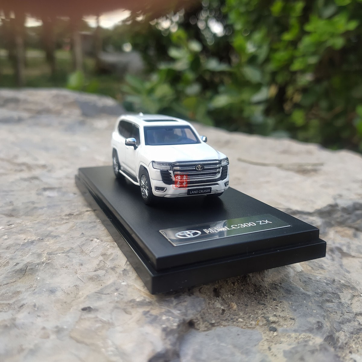 ミニカー 64Diecast Toyota Land Cruiser ZX RHD Gray w/ Mini Book No.14 1/64 | eBay