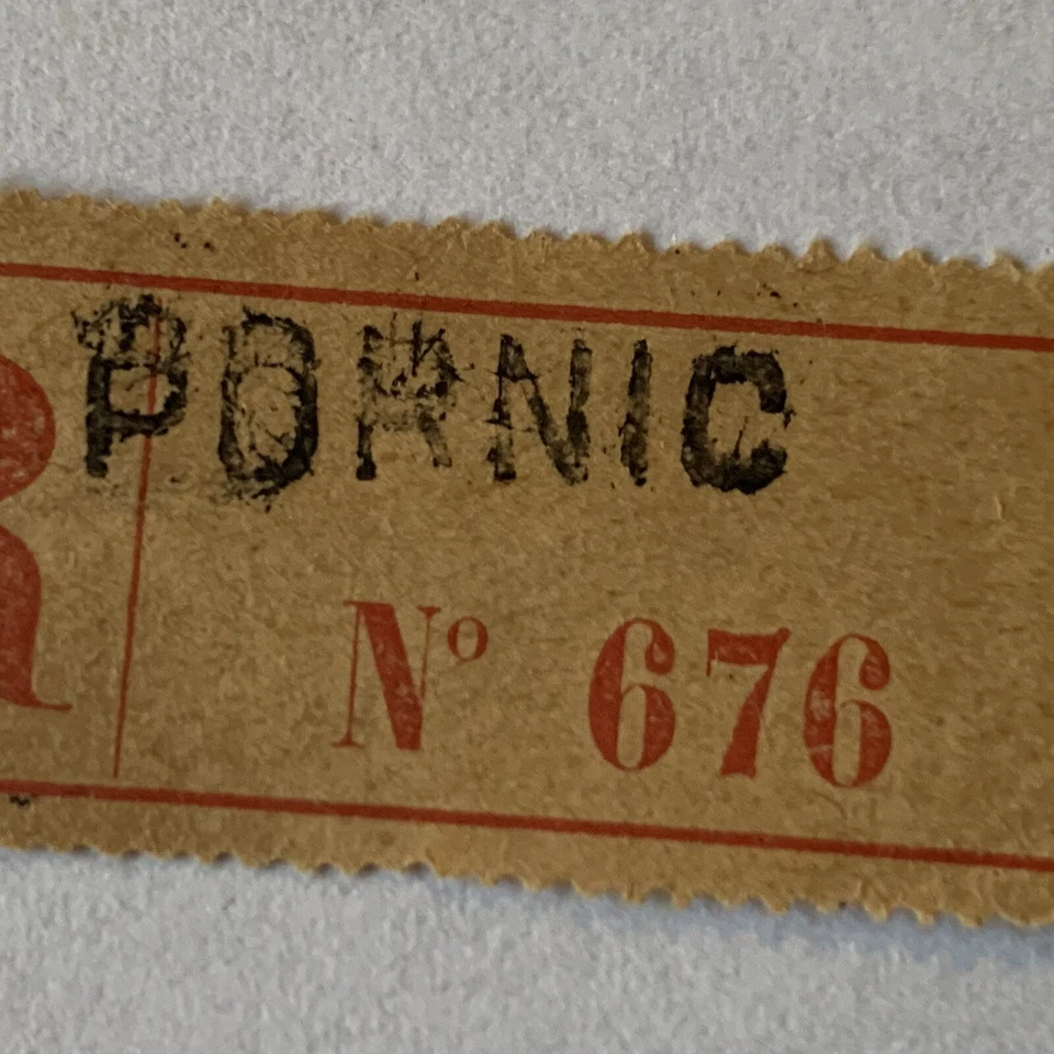 TAG DE REGISTRO PORNÔ FRANÇA N°. 676 COM PALAVRA "PORNÔ" NELE - Imagem 2 de 3