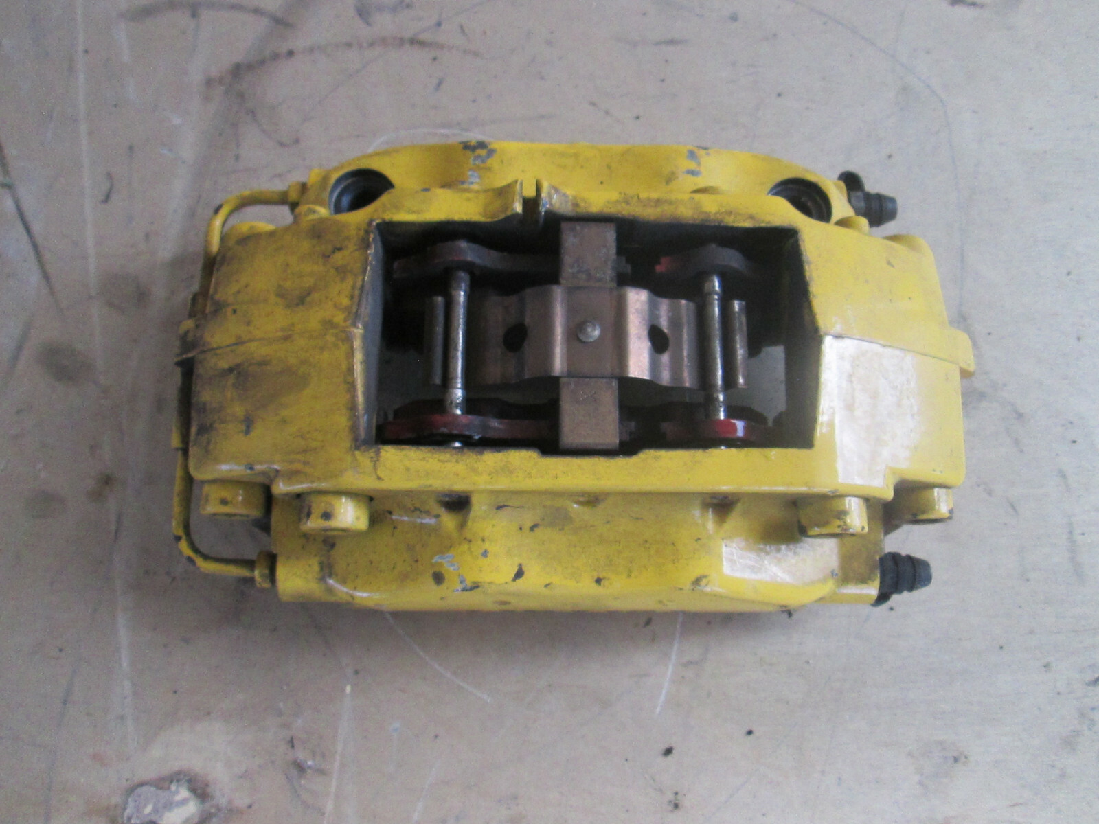 Ferrari 430 - RH Front Brake Caliper /  Brake Pads,Yellow - P/N 228006