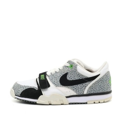 Nike Herren Air Trainer 1 Low OG Schuh EU 41 Weiß/Grau/Grün/Schwarz 637995-100