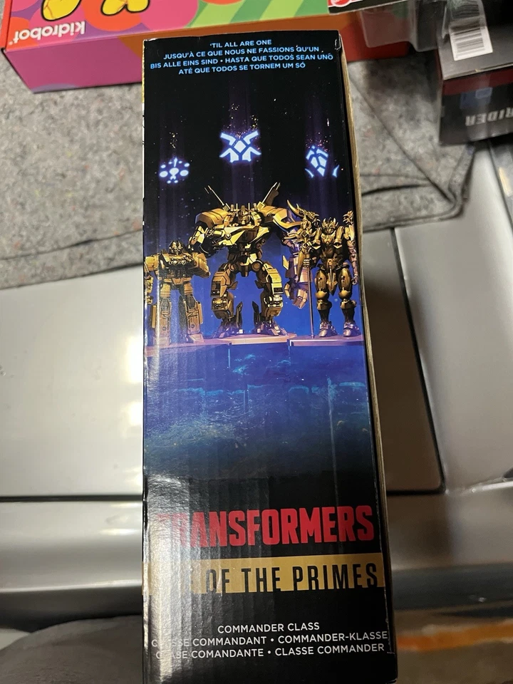 Hasbro Transformers Age of the Primes Commander Class Aerialbot Silverbolt - Image 2 of 4