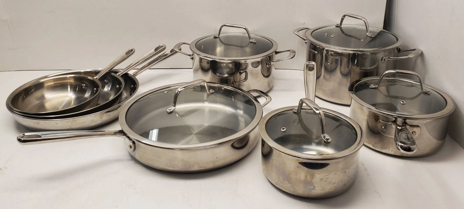 T-fal Pro Tri-Ply Stainless Steel Cookware Set 13 Piece, 500F, Lids 350F, TFAL
Opens in a new window